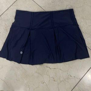 Lululemon Lost In Pace skirt in dark navy